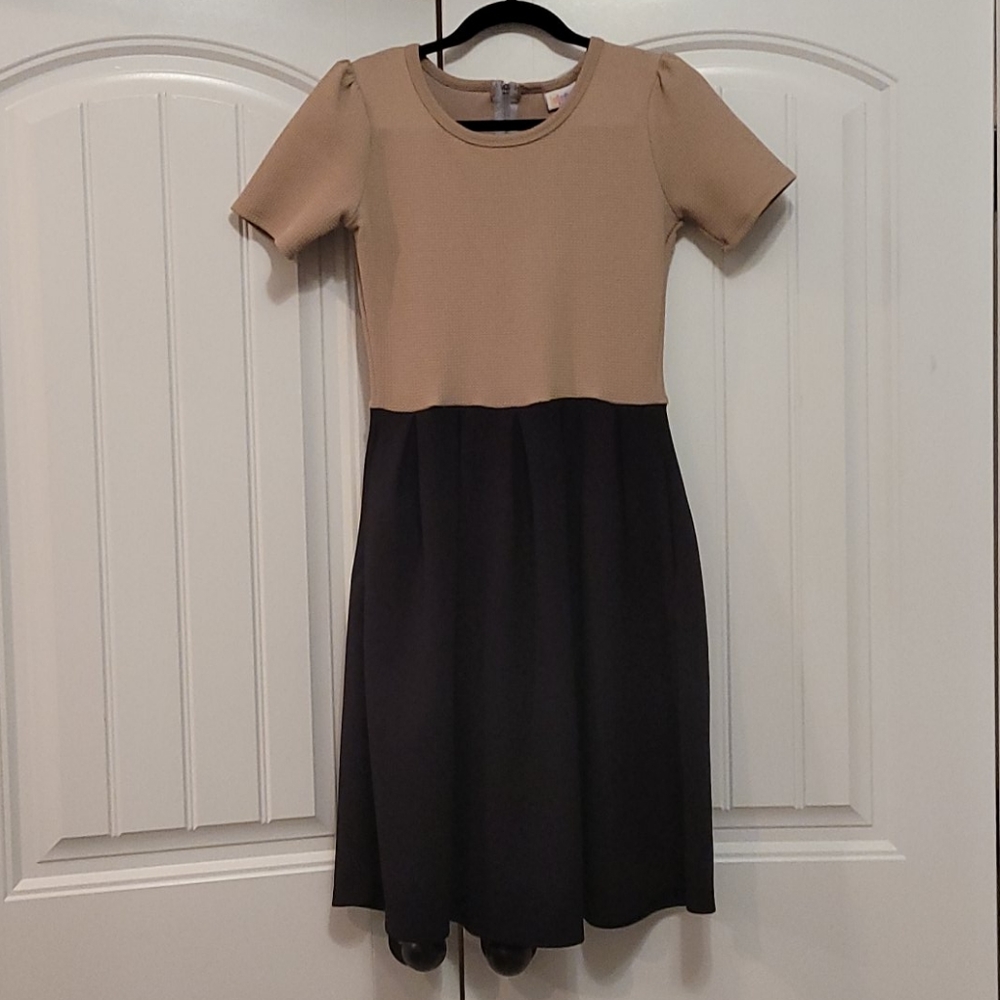 Like New! LuLaRoe Amelia- Size XS